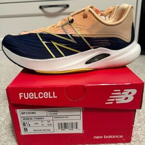 NEW BALANCE FuelCell Rebel V2 Athletic Shoes - Navy and Peach Size 8.5 NWT